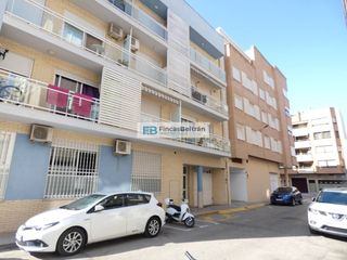 Apartamento  Calle pou. Apartamento tipo dúplex de 1 dormitorio y parking.