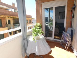 Flat  Plaza comunitat valenciana. Piso todo exterior de 3 dormitorios, 2 baños y parking.