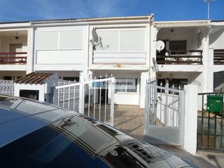 Casa adossada a Calle Castellón