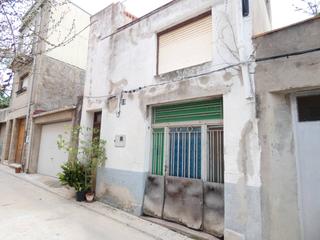 Casa aparellada  Nueva. Oportunidad para reformar en entorno tranquilo cerca del mar