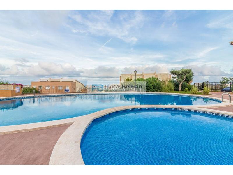 Foto 8d13cffb-3f6b-49f2-89e3-a899503d51ca. Casa pareada venta de chalet pareado en residencial estíbaliz. en Peñíscola