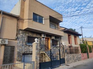 Casa en El Llano. Casa de pueblo con piscina posibilidad de vender por separado en