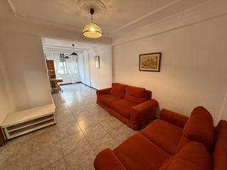 Appartement à Cobreros Viejo. Piso en venta de 3 dormitorios con ascensor
