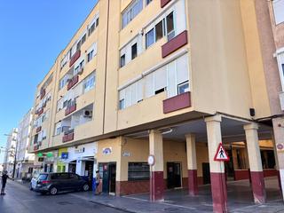 Pis a Cobreros Viejo. Piso en venta de 3 dormitorios con ascensor