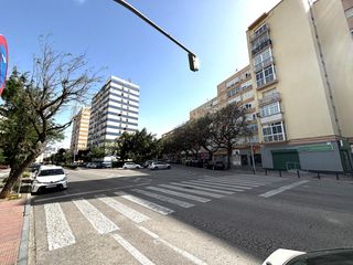 Pis a Astilleros - La Paz  - Loreto - El Corte Inglés. Piso zona barriada  corte ingles