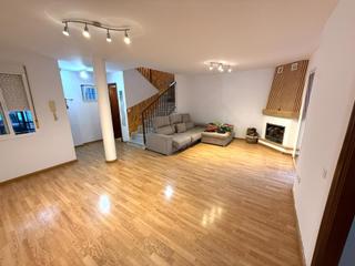 Rent Semi detached house in Camposoto - Gallineras. Adosada de 3 dormitorios en alquiler de larga duracion