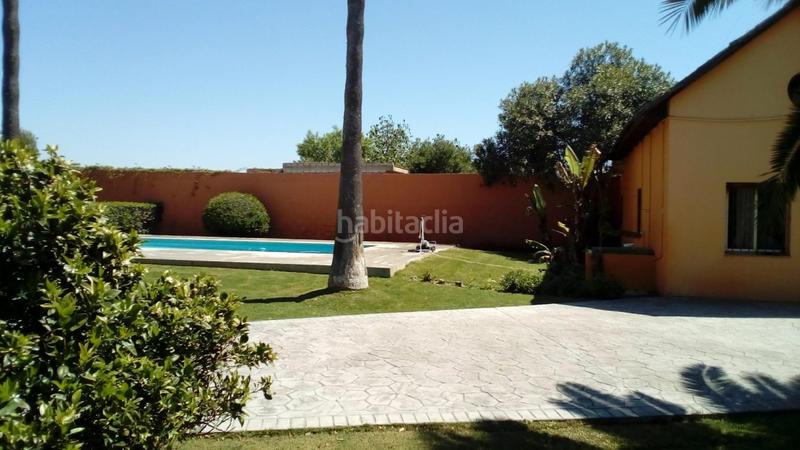Foto 8ebfc591-32ae-4f3d-ab54-e857ecb0534e. Chalet with parking pool in Las Lagunas - Campano Chiclana de la Frontera