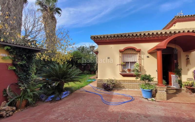 Foto 4473396d-3315-47e5-b4d9-fbc9ae3f4662. Chalet avec parking dans Núcleo urbano Chiclana de la Frontera
