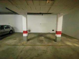 Parking voiture à Núcleo urbano