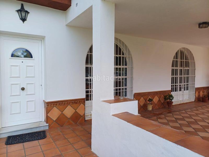 Foto 343f1e76-2327-4274-80a0-1c800d335e1b. Xalet amb aparcament piscina a Los Gallos Chiclana de la Frontera