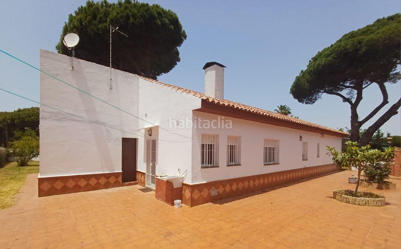 Foto 7dcdf56b-b3f8-4b3e-bbd4-99982c46b458. Xalet amb aparcament piscina a Los Gallos Chiclana de la Frontera