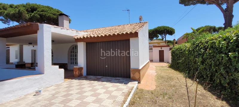 Foto c79ce302-8169-445f-b764-a4142523cb2c. Xalet amb aparcament piscina a Los Gallos Chiclana de la Frontera