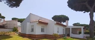 Xalet en Los Gallos. Chalet urbano con piscina en la zona de ceromolinos