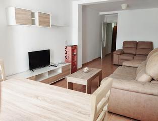 Rent Apartment in Núcleo urbano. Alquiler piso en centro para temporada escolar