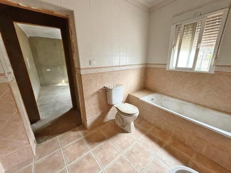 Foto 573a461b-f1fb-4119-b947-c88d8d9a81f1. Masía gran parcela rústica con chalet para reformar en venta zona los barrancos en Chiclana de la Frontera