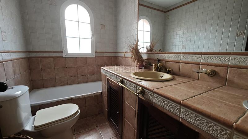 Foto c9dba8f8-13e5-4134-86ff-8260c2d76b1f. Chalet  independiente en zona La Soledad parcela de 291 m, listo para entrar a vivir en Chiclana de la Frontera