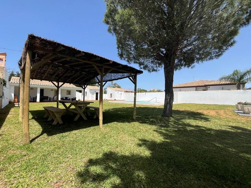 Foto b0c78f39-afd5-4676-a80a-cd4f7861b77e. Alquiler chalet  en alquiler temporada escolar octubre a junio en Chiclana de la Frontera