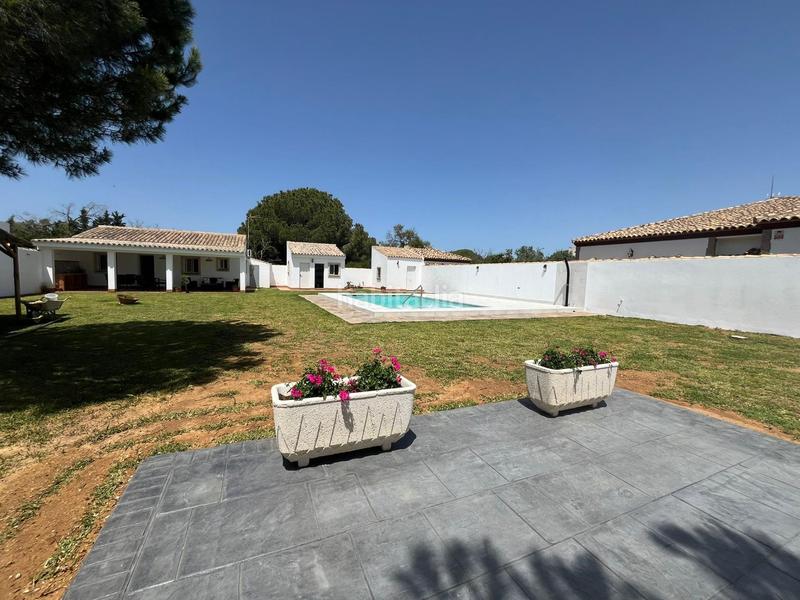 Foto 51f6b349-b3d6-43c4-a690-09a01b8cbab4. Rent chalet in Las Lagunas - Campano Chiclana de la Frontera