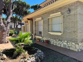 Miete Chalet in La Barrosa. Chalet en la barrosa alquiler larga temporada . por años complet