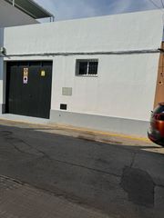 Posto auto in La Banda - Campo de Fútbol. Propiedad en chiclana centro