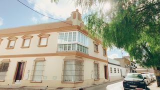 Casa a Núcleo urbano. Gran casa  independiente en el centro con patio y azotea privado