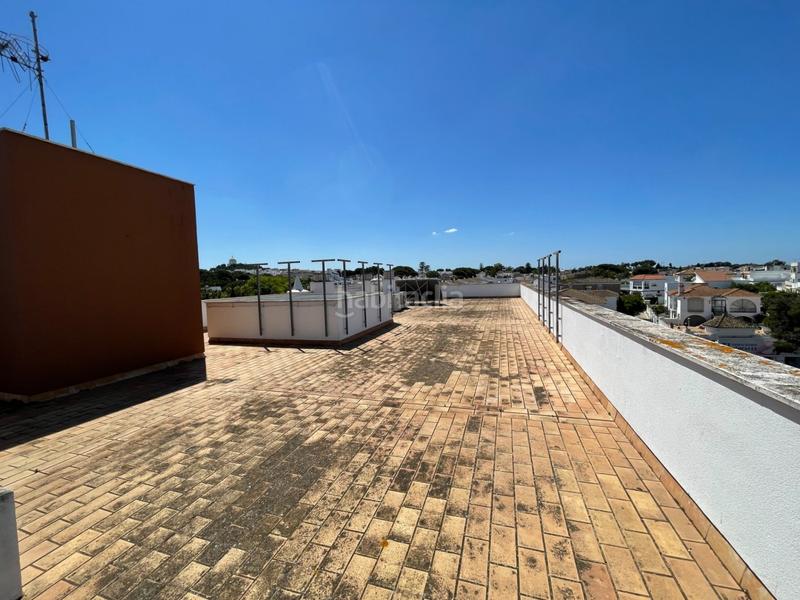 Foto 68bfc7f6-1bbf-4b6d-bad3-727440eff3da. Etagenwohnung in Núcleo urbano Chiclana de la Frontera