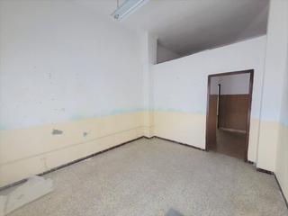 Lloguer Local Comercial a Núcleo urbano. Local comercial