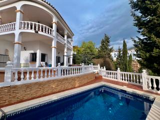Casa a Torreblanca del Sol. Villa con piscina
