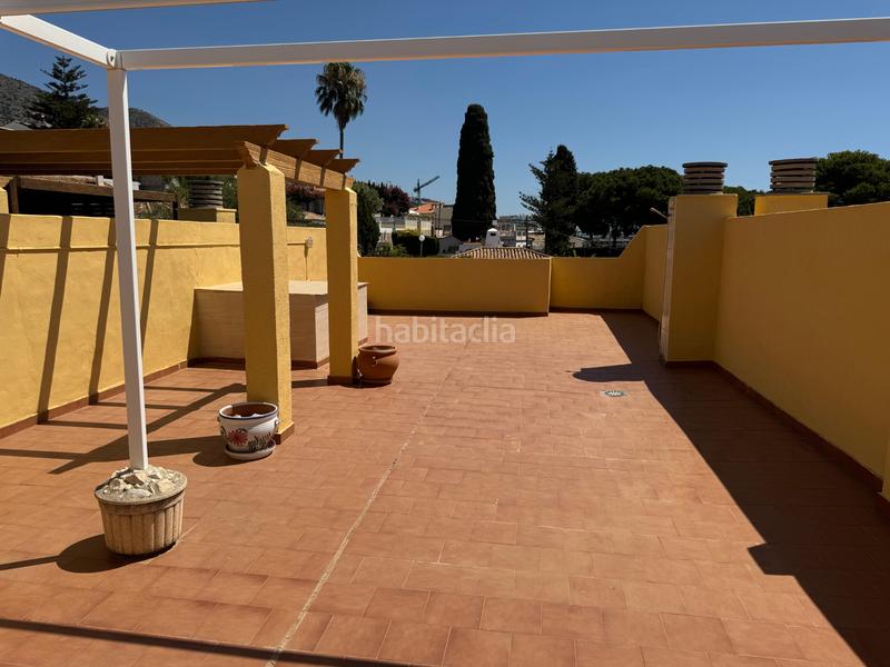 Foto 479f66d3-b3fc-4cc9-a81b-f6d0d2137c6c. Lloguer àtic amb aparcament piscina a Torreblanca del Sol Fuengirola