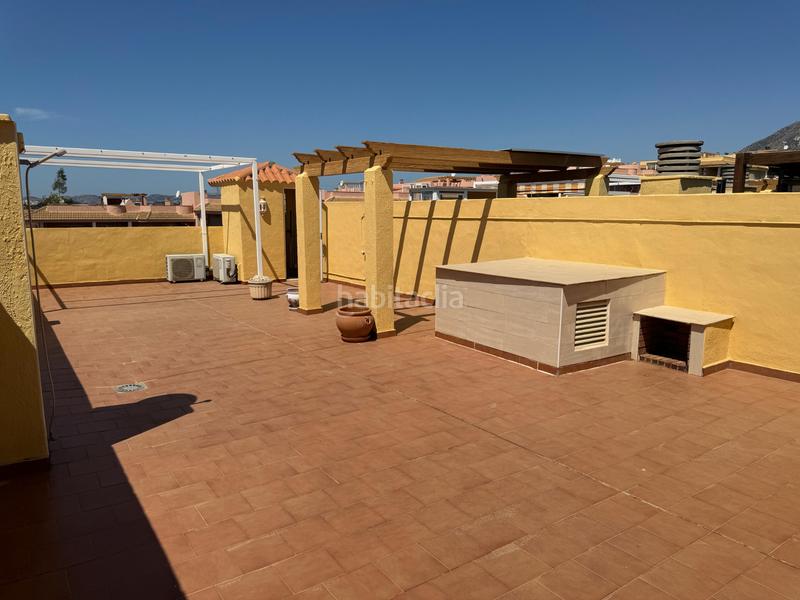 Foto 50134845-1bb3-4ef7-92bb-e81f5e4b0dfe. Lloguer àtic amb aparcament piscina a Torreblanca del Sol Fuengirola