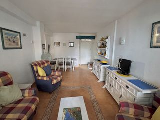 Etagenwohnung in Puerto Deportivo. Especial inversión en paseo maritimo de fuengirola