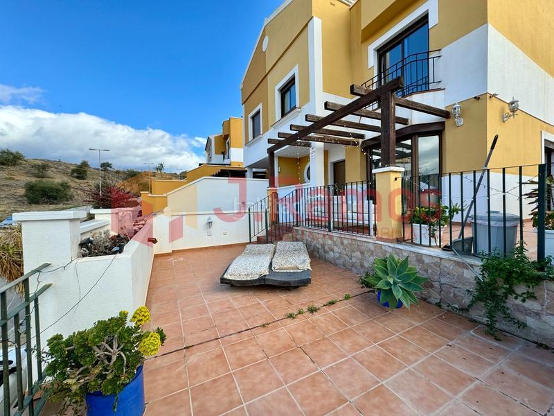 Foto a9f0cfe1-cd8a-4139-83b8-9d28914b4750. Casa chalet pareado de lujo en Lagos