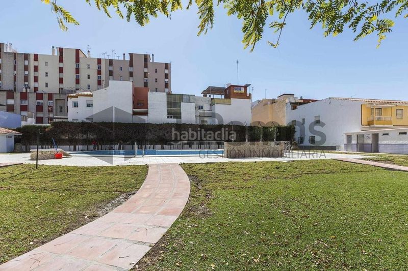 Foto 92a75867-12f2-4382-be64-73a06f69add8. Location studio avec piscine dans Centro Torre del Mar