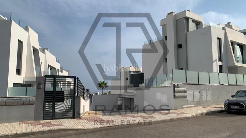 Foto 473ae1a1-8e21-41f3-9385-d5ac4c8383e6. Reihenhaus mit pool in Añoreta Baja Rincón de la Victoria