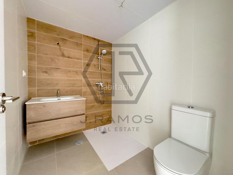 Foto 418de0ca-e22d-4ac2-8dd5-6b9491e9bc7a. Casa adossada amb calefacció piscina a Viña Málaga Torre del Mar