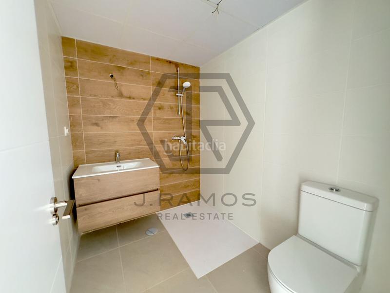 Foto 5f89b0d3-cdfe-4a26-9d6c-289032d6af7b. Casa adossada amb calefacció piscina a Viña Málaga Torre del Mar