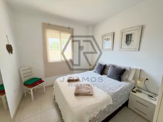 Flat  Maritimo poniente. Bajo en primera linea de playa con orientación sur en torre del