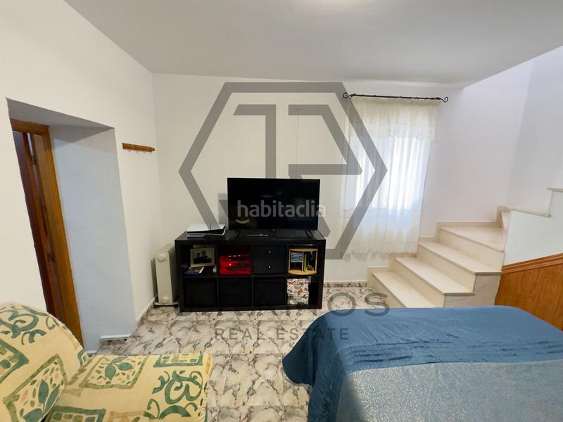 Foto 2ca29a2d-c594-48f4-8428-845931f5b36f. Casa adossada a Viñuela