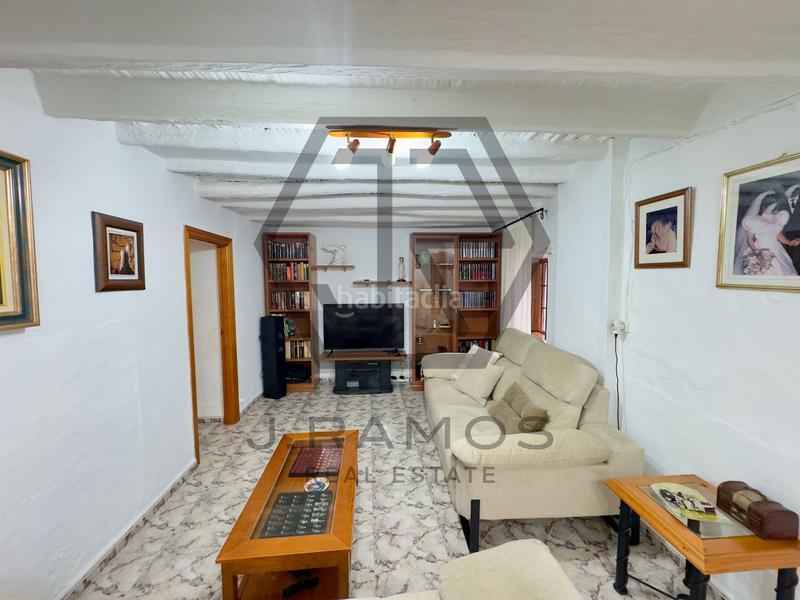 Foto 60e9bb08-a8ef-4fd8-a9a9-7bfb93ad78c5. Casa adossada a Viñuela