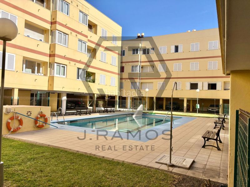 Foto ff55d274-652c-4590-9204-42a373c12a58. Pis amb piscina a Paseo Marítimo de Levante Torre del Mar