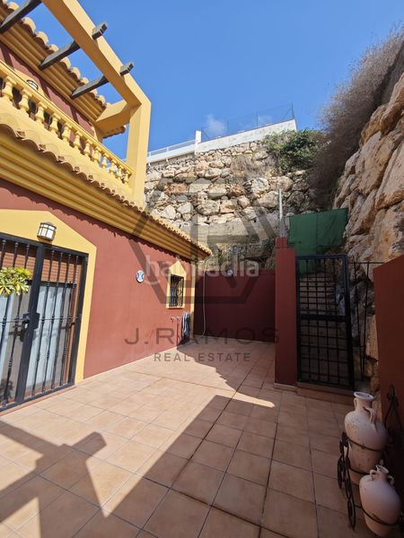 Foto f801e915-338f-4131-98b4-cb49c6943ad4. Casa a Urbanización Santa Rosa Torrox