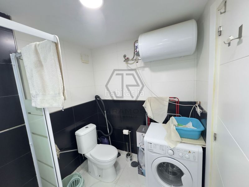 Foto d3d8a443-1222-4d10-8627-9f8429db1b4c. Estudi amb piscina a Centro Torre del Mar