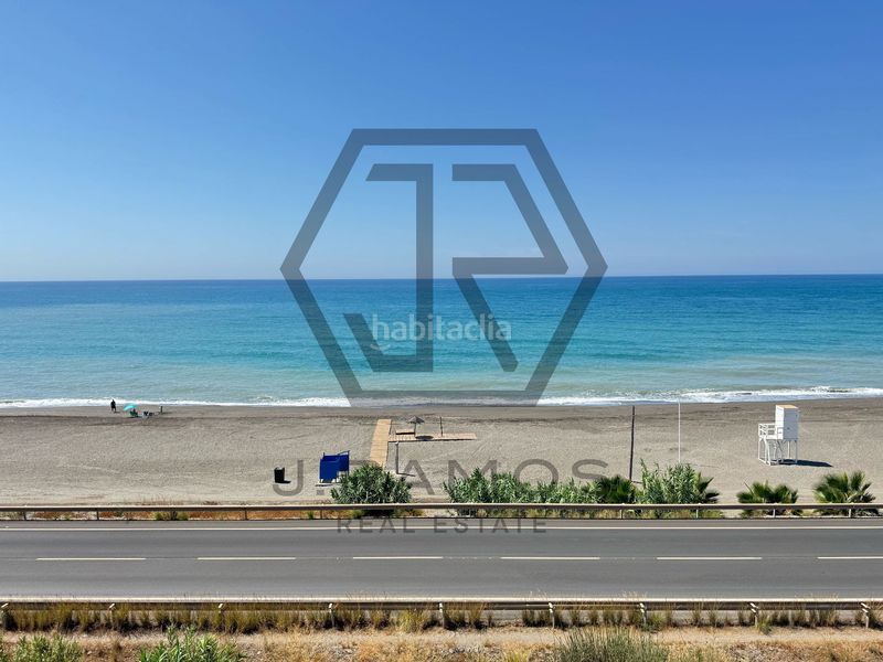Foto 9091ad79-8a1c-4a5b-85cf-bde93dfbb33c. Casa amb piscina a Almayate Bajo