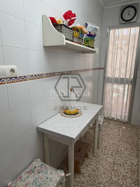 Foto a57185cd-558c-4e6d-8ec6-fd0d1bcccf83. Pis a Poniente-Faro Torre del Mar