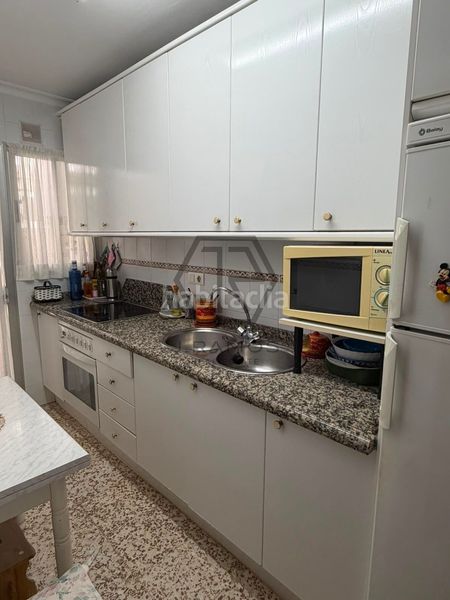 Foto b6583463-fccd-4080-83d3-62d5519e18f4. Pis a Poniente-Faro Torre del Mar