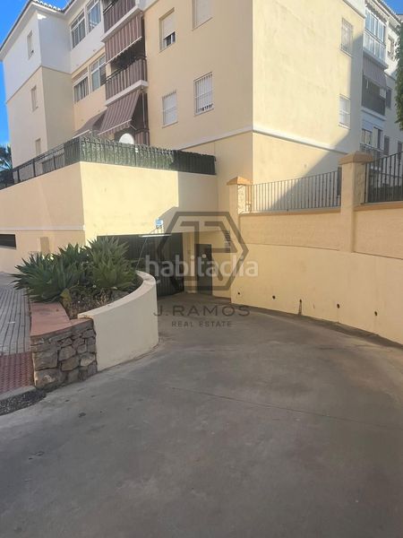 Foto d4d9b32b-c383-4083-bb2a-ca339a088a35. Pis amb piscina a Viña Málaga Torre del Mar