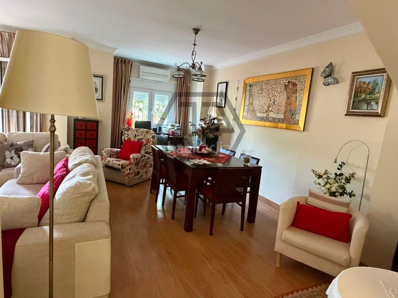 Foto 5d2b1a7d-b6bd-4033-a89c-749aa6018e13. Casa adossada amb calefacció piscina a Viña Málaga Torre del Mar
