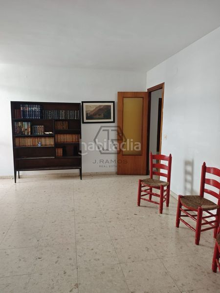 Foto b02f18af-6afc-4bbc-97f2-7a531d28be59. Pis a Centro Torre del Mar