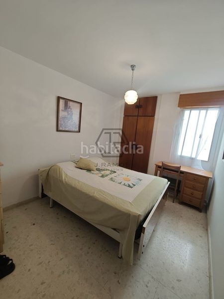 Foto dcc011d4-8c9f-4dbf-ac57-23dbd4cb0a3f. Pis a Centro Torre del Mar