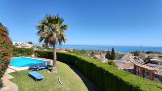 Chalet en Calle berlín 39. Chalet con vistas panorámicas a  5 min de la playa. torremar